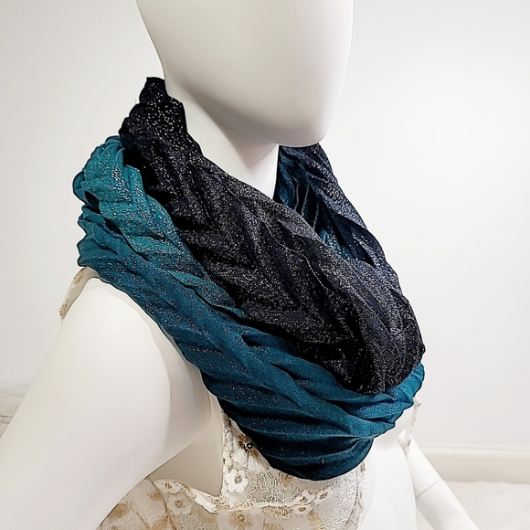 SCARF INFINITY LOOP SHIMMERY - Picture 5 of 10